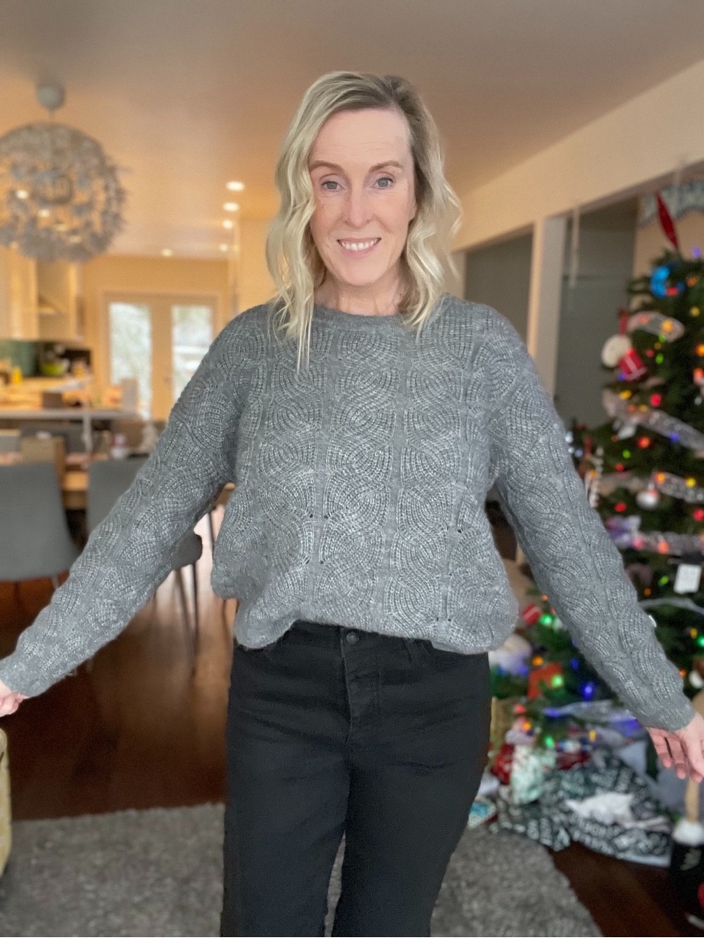 Vero Moda Heather Gray Cable-Pattern Crewneck Sweater - Picture 4 of 5